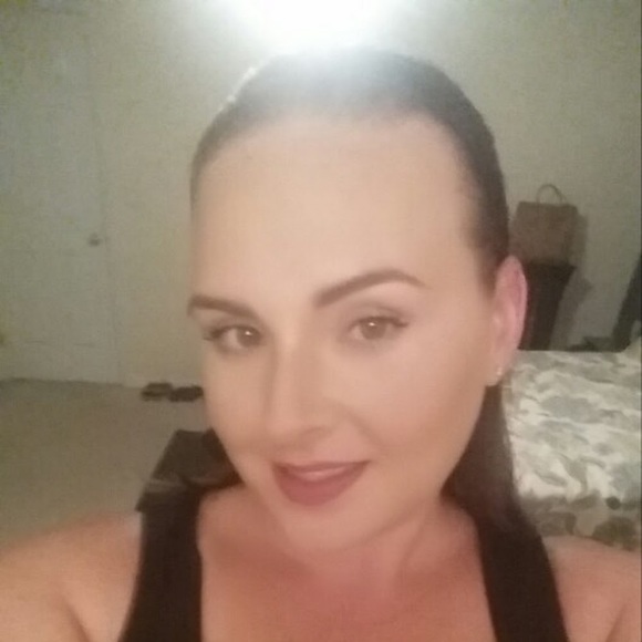 Meet your Posher, April - Picture 1 of 1